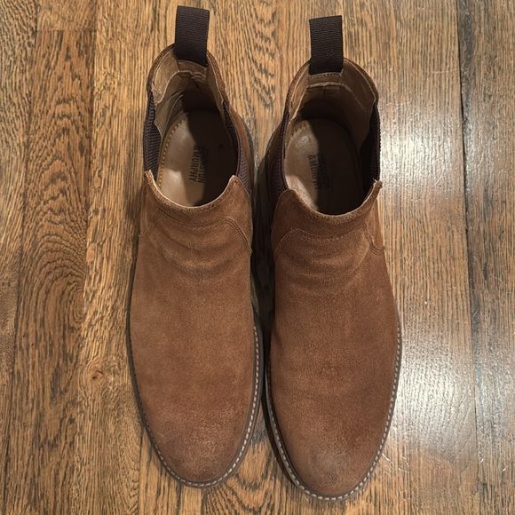 Johnston & Murphy Barrett Chelsea Boot, Tan Oiled Suede, Size 11 - Picture 5 of 7